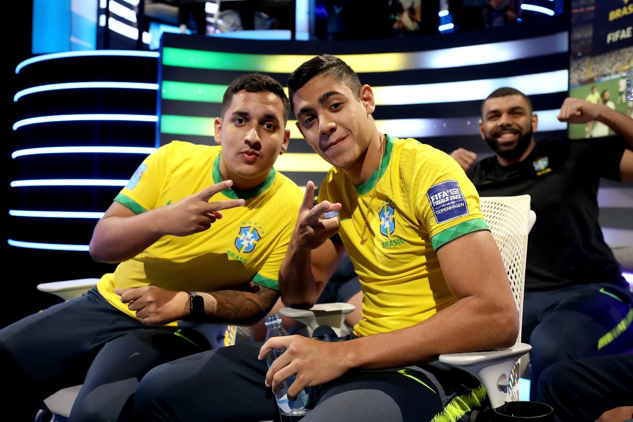 Campeão dos campeões: Conheça o jovem que vai representar o Brasil em  Mundial de game