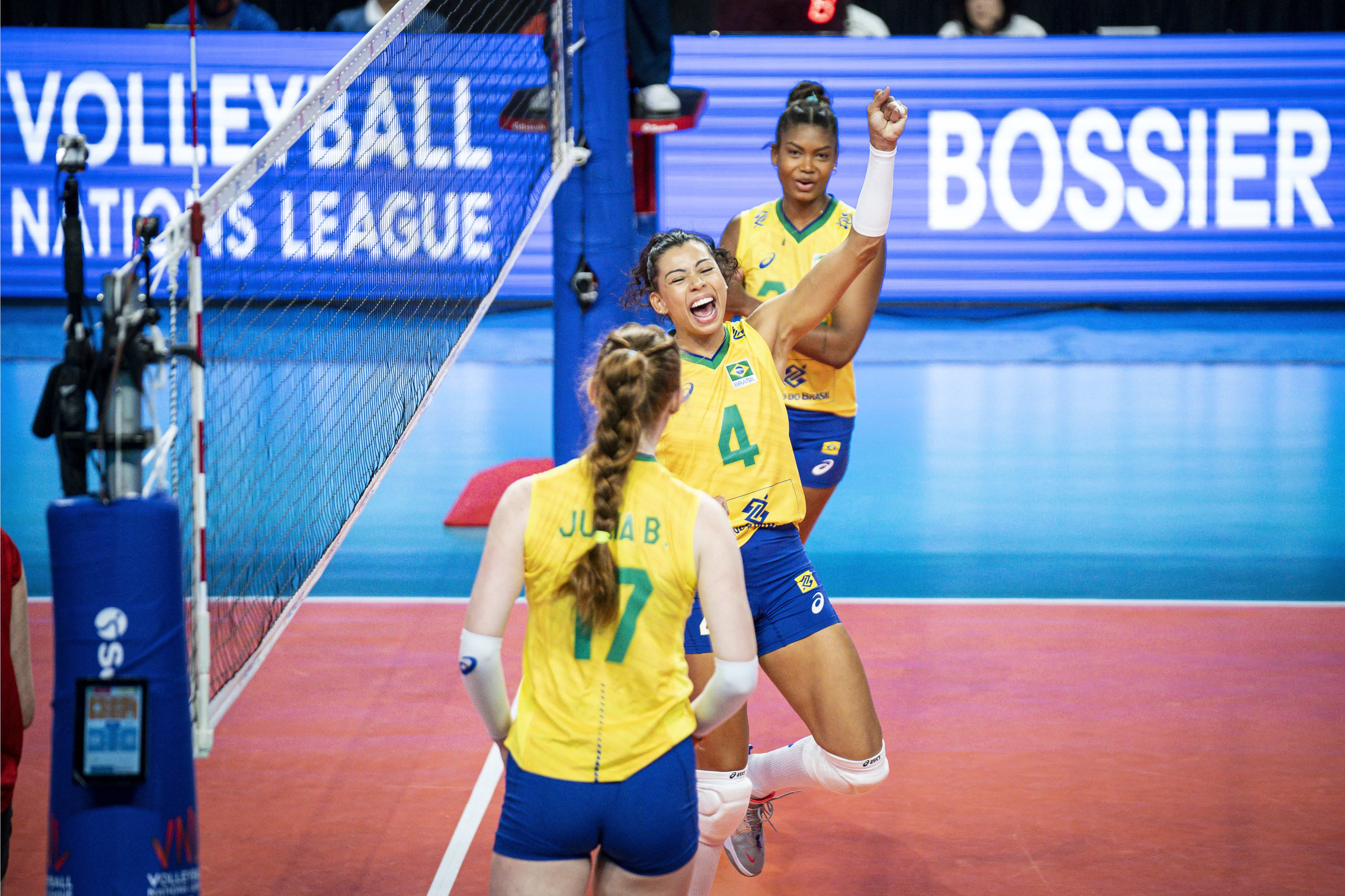 Brasil leva jogo para tie-break, mas é superado pelo Japão na Copa dos  Campeões de vôlei feminino — Rede do Esporte