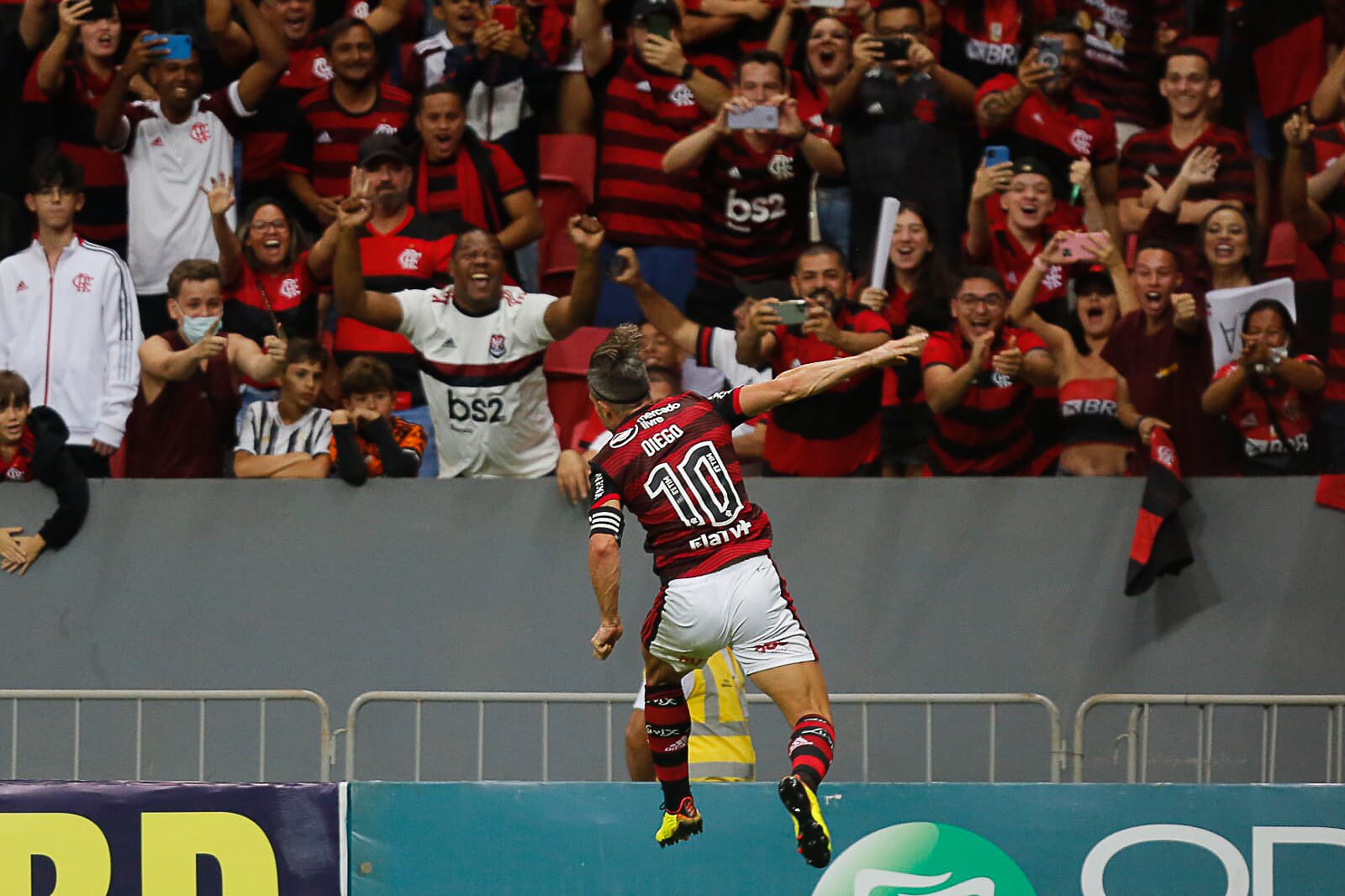 ADEUS GLOBO! JOGO DO FLAMENGO VAI PASSAR NO SBT? MENGÃO SONDA GOLEIRO DO  SANTOS! PREOCUPAÇÃO NA BASE 