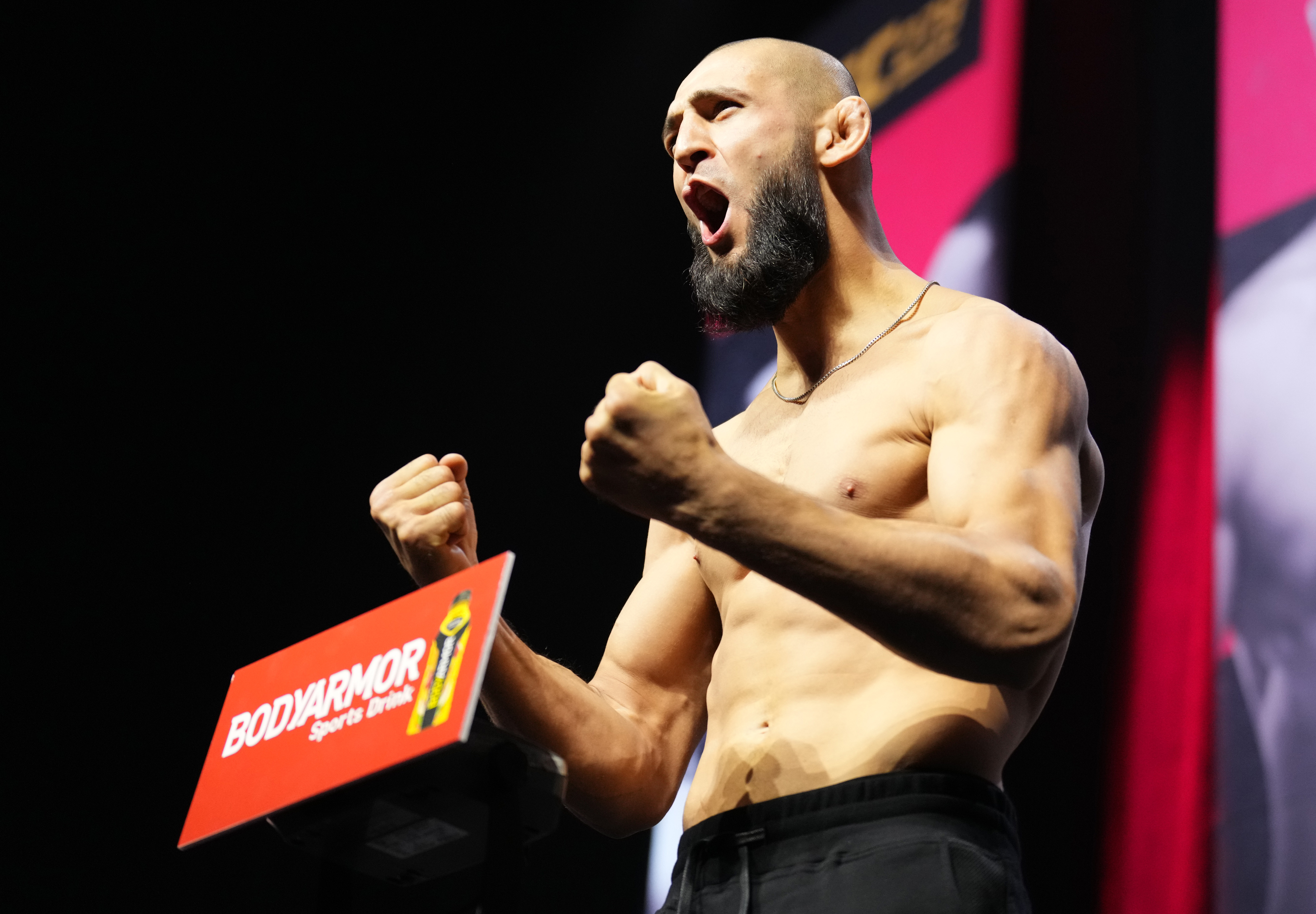 Contender: Bruna Brasil conquista vaga no UFC com nocautaço, combate