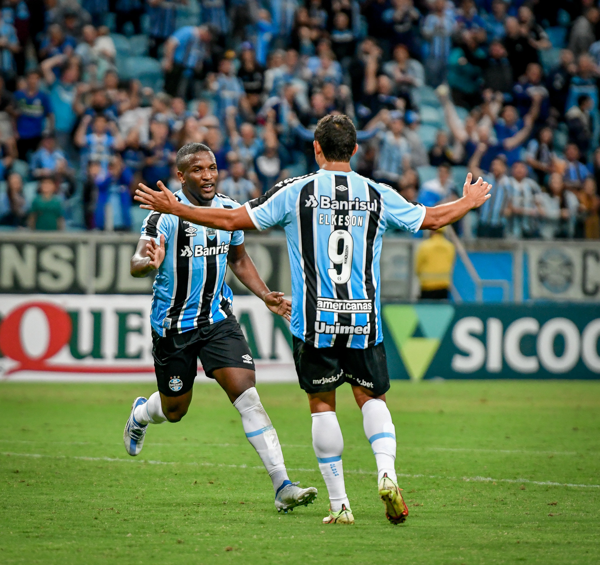 Grêmio fecha mais um bloco de seis jogos e, pela primeira vez