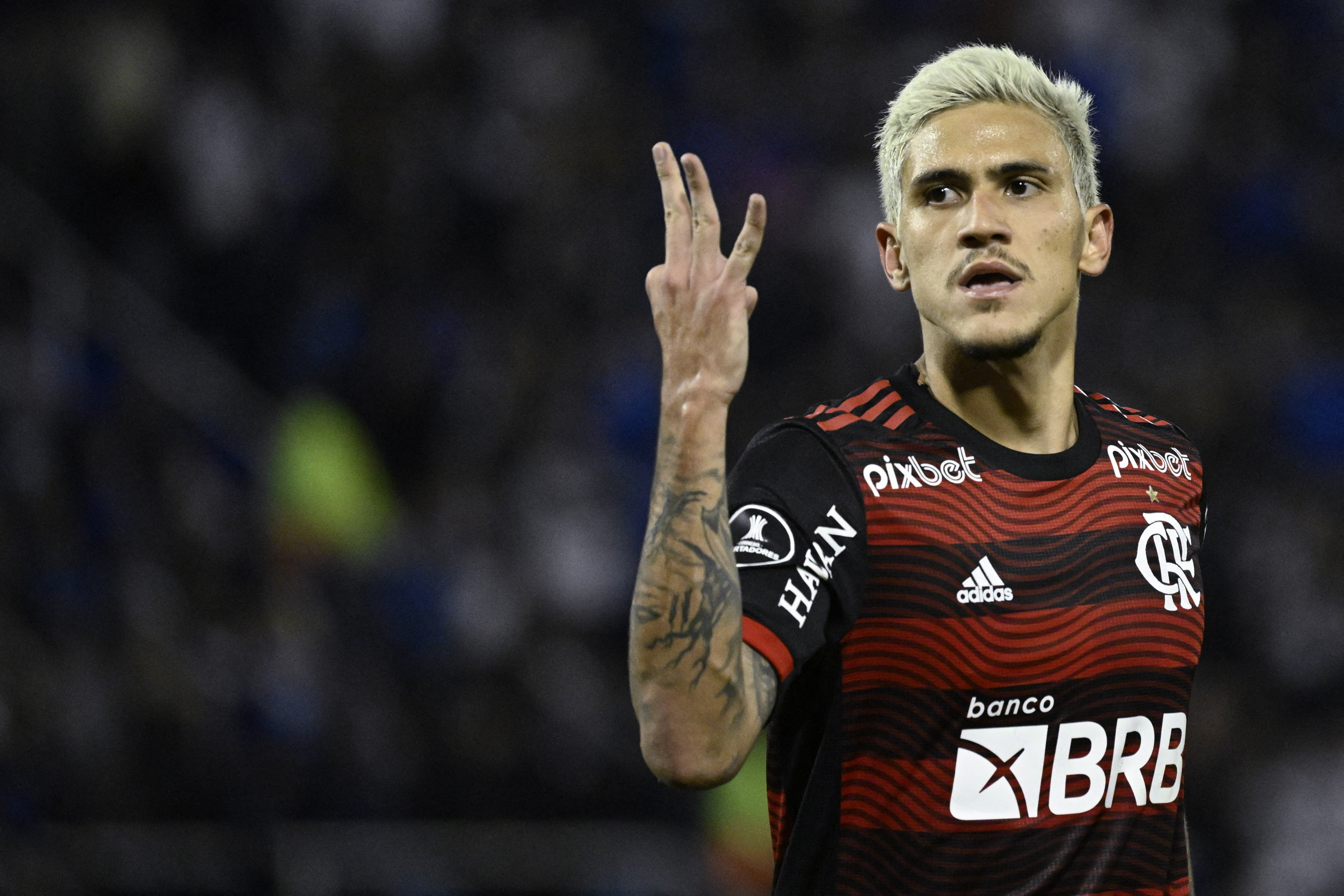 Queria, mas não levou: Vélez não dá bola do jogo a Pedro, destaque do  Flamengo, flamengo