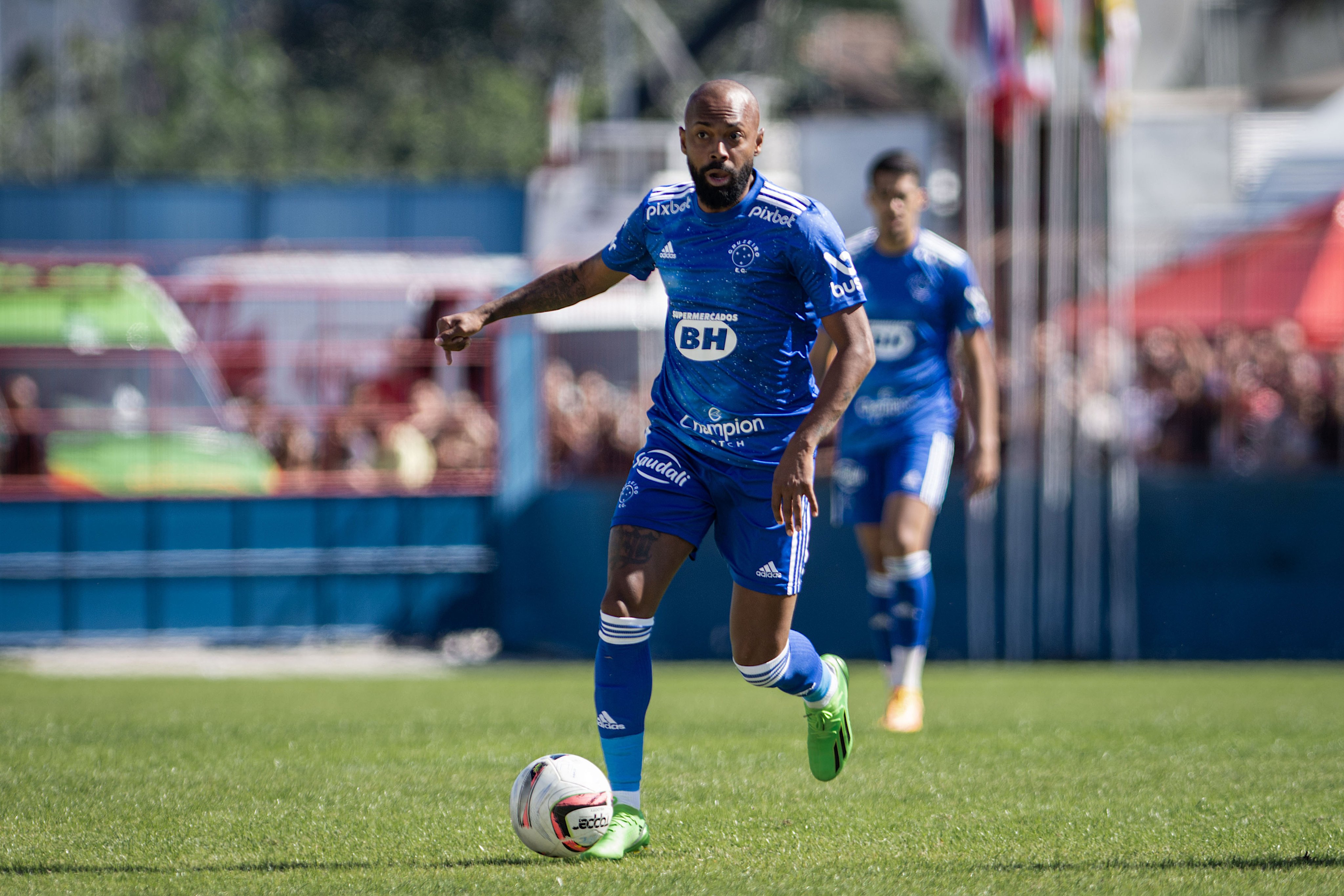 Cruzeiro Esporte Clube - Artilheiro e promessa da base, Wesley assina  primeiro contrato profissional pelo clube Acesse nosso site e fique por  dentro de tudo! 👇