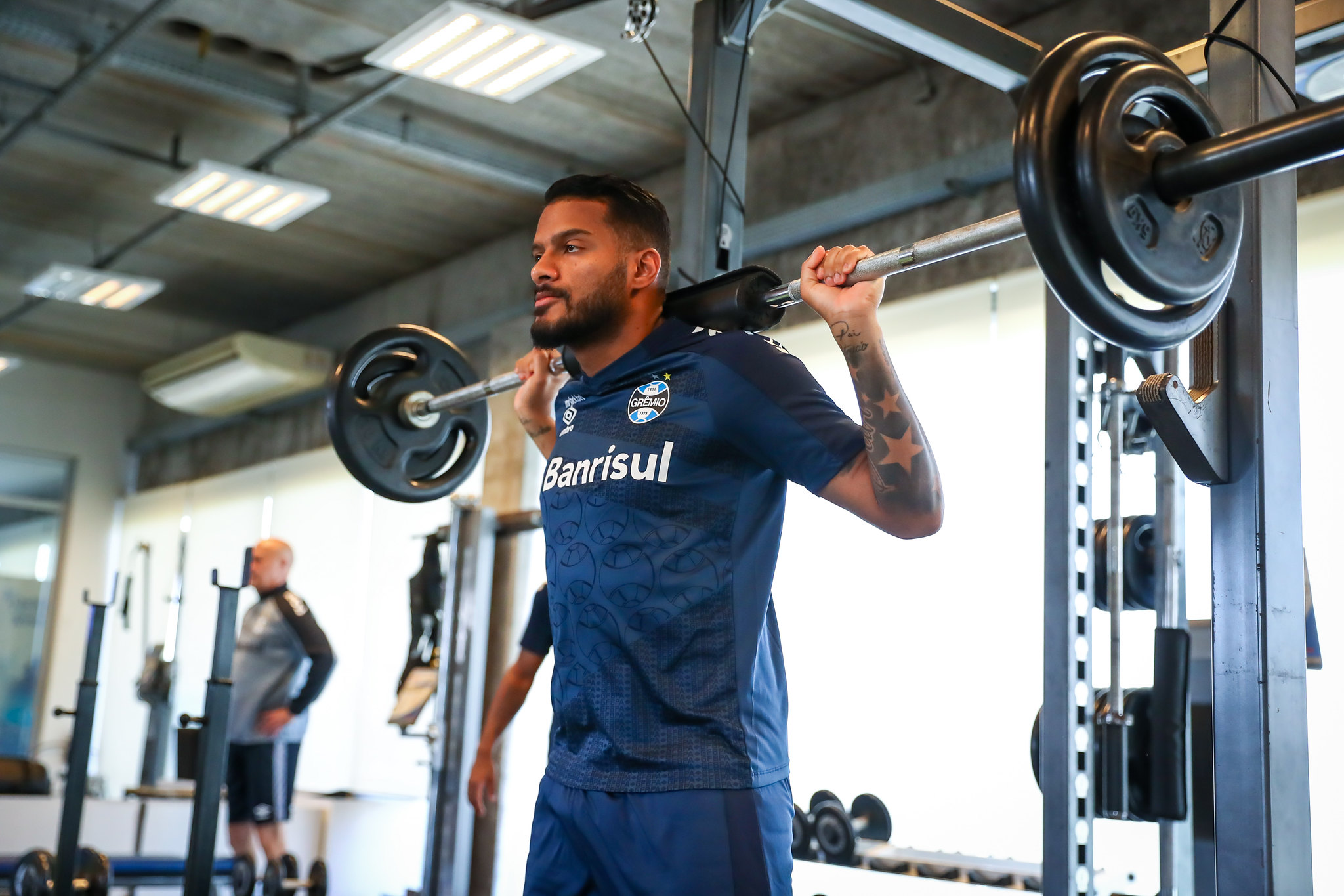 Diego Souza revela atuar com hérnia inguinal no Grêmio e diz que