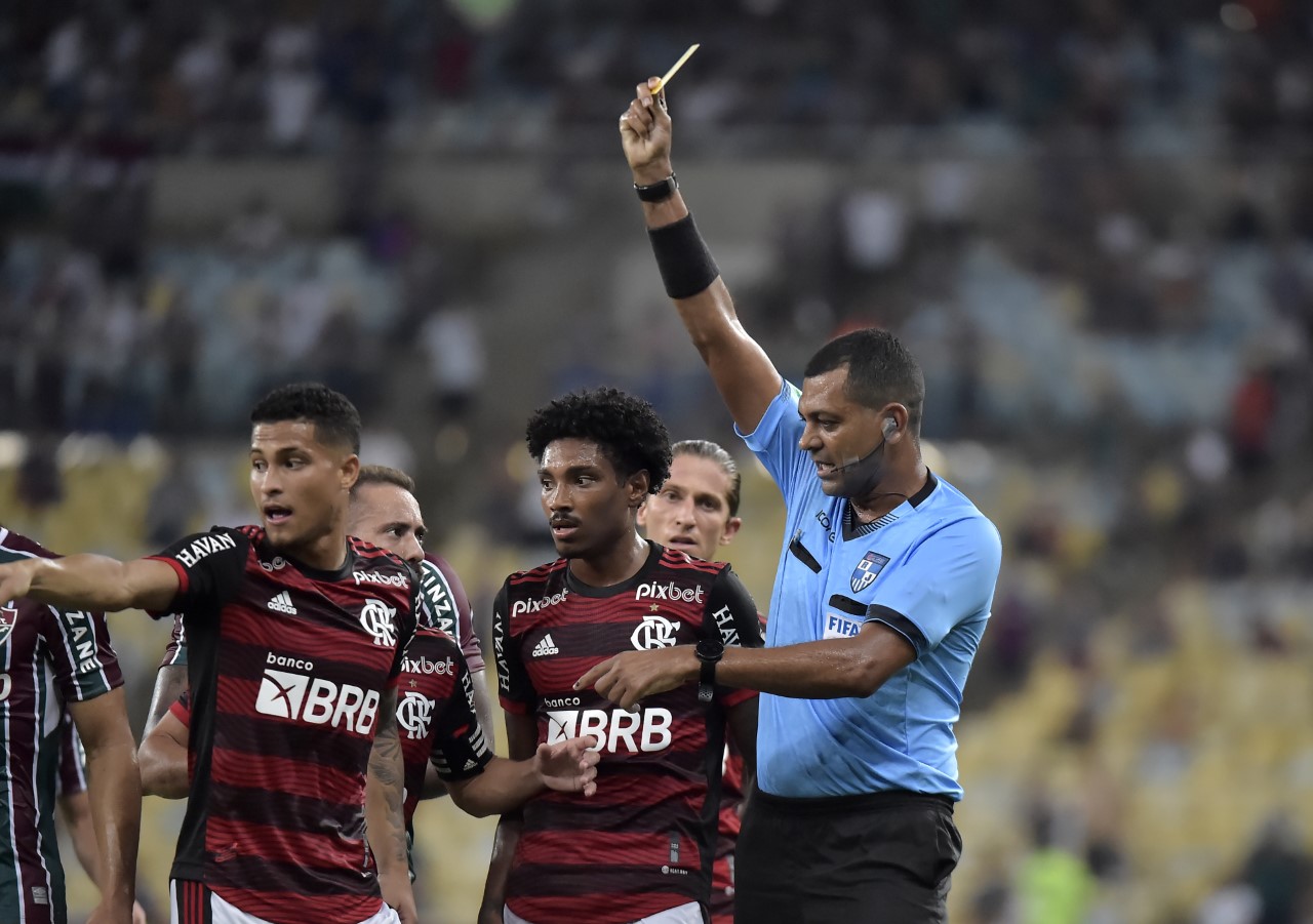 Ramon, do Flamengo: lateral jogava com chuteiras emprestadas