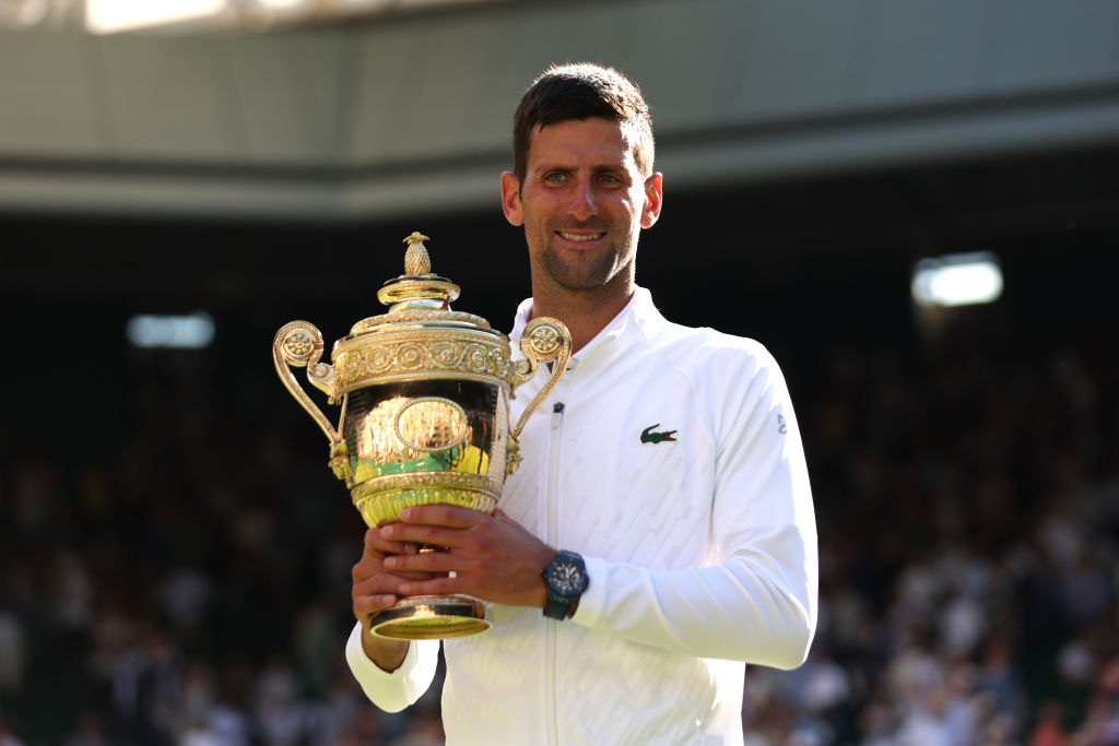 Djokovic bate Federer, leva penta de Wimbledon e iguala feito de Borg