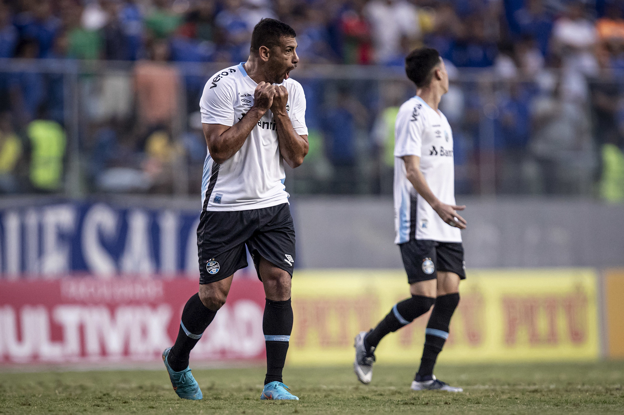 Ferreirinha passa por cirurgia, Grêmio atualiza situação e dá