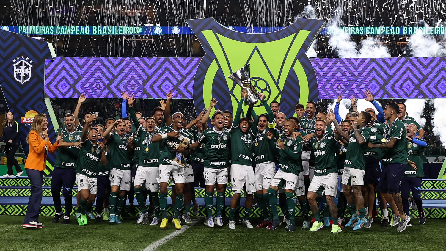 Allianz Parque on X: O PALMEIRAS APLICA UMA VIRADA HISTÓRICA E GARANTE O  TÍTULO DO CAMPEONATO PAULISTA DE 2022! 🏆 PARABÉNS, MEU @Palmeiras POR MAIS  UMA NOITE HISTÓRICA NO ALLIANZ PARQUE.  /