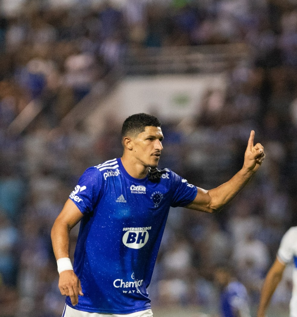 Pezzolano chega a 40 jogos no comando do Cruzeiro