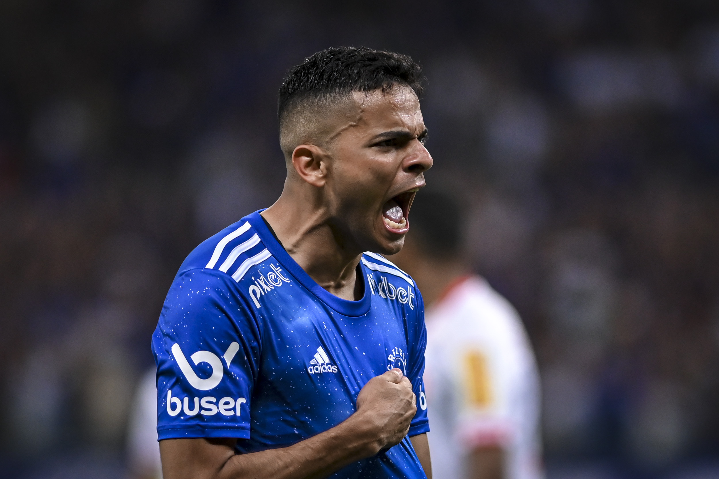 Cruzeiro pode acertar a contratação do lateral Wesley Gasolina, que  pertence à Juventus