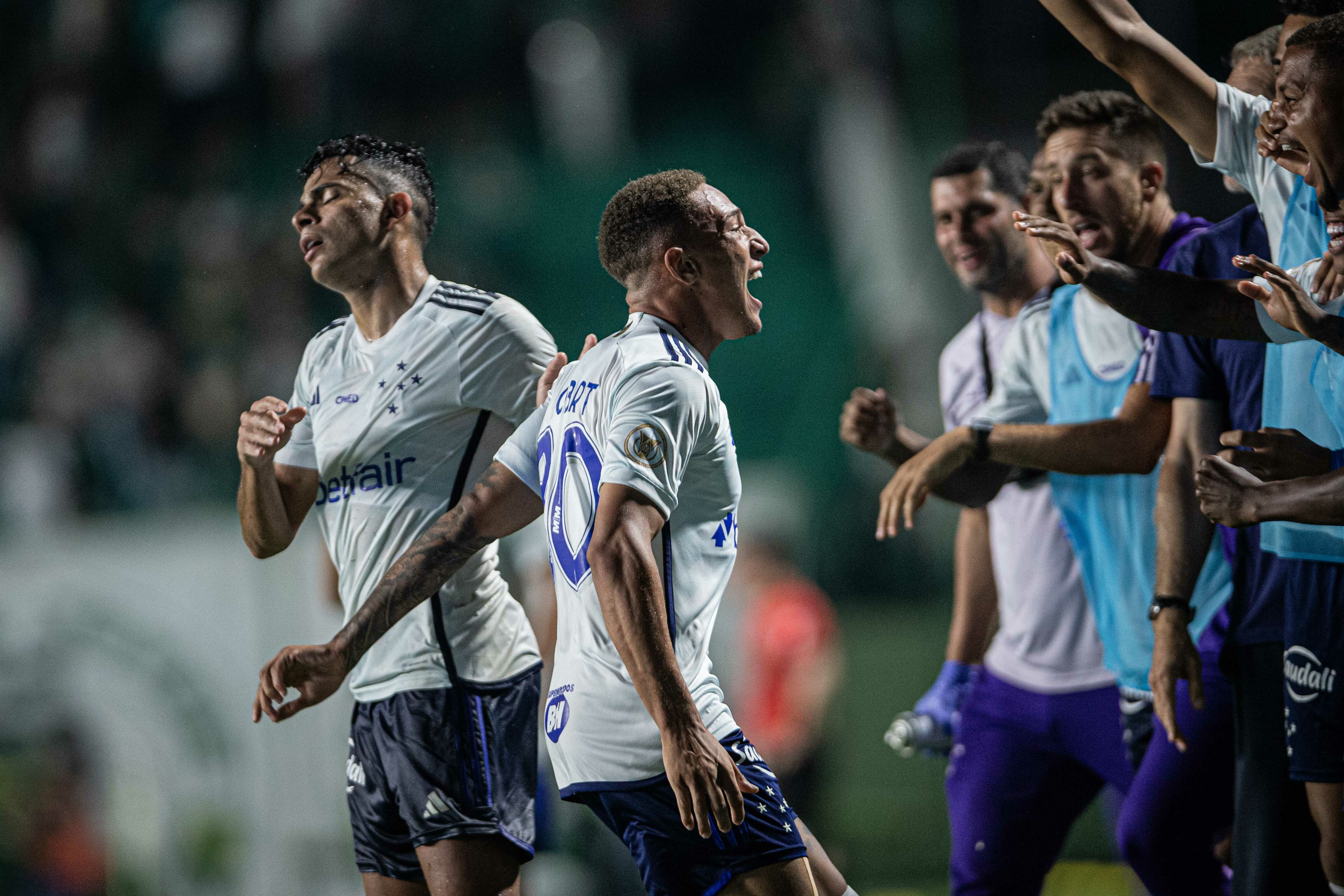 Cruzeiro: Stênio trabalha força e ganha massa magra para suportar física  série B