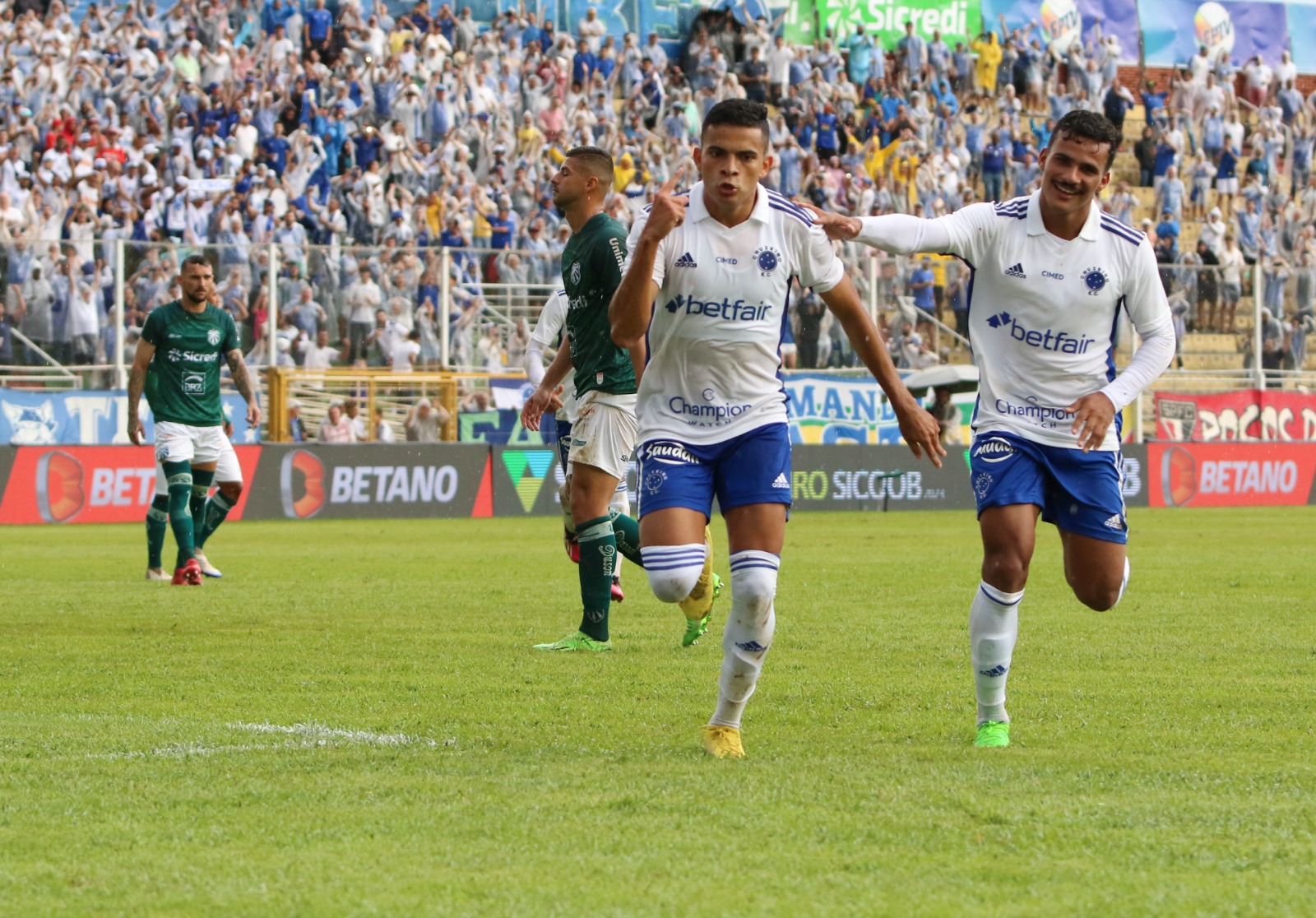 A Gazeta  Dirigentes do Cruzeiro avaliam trazer jogo para o Kleber Andrade