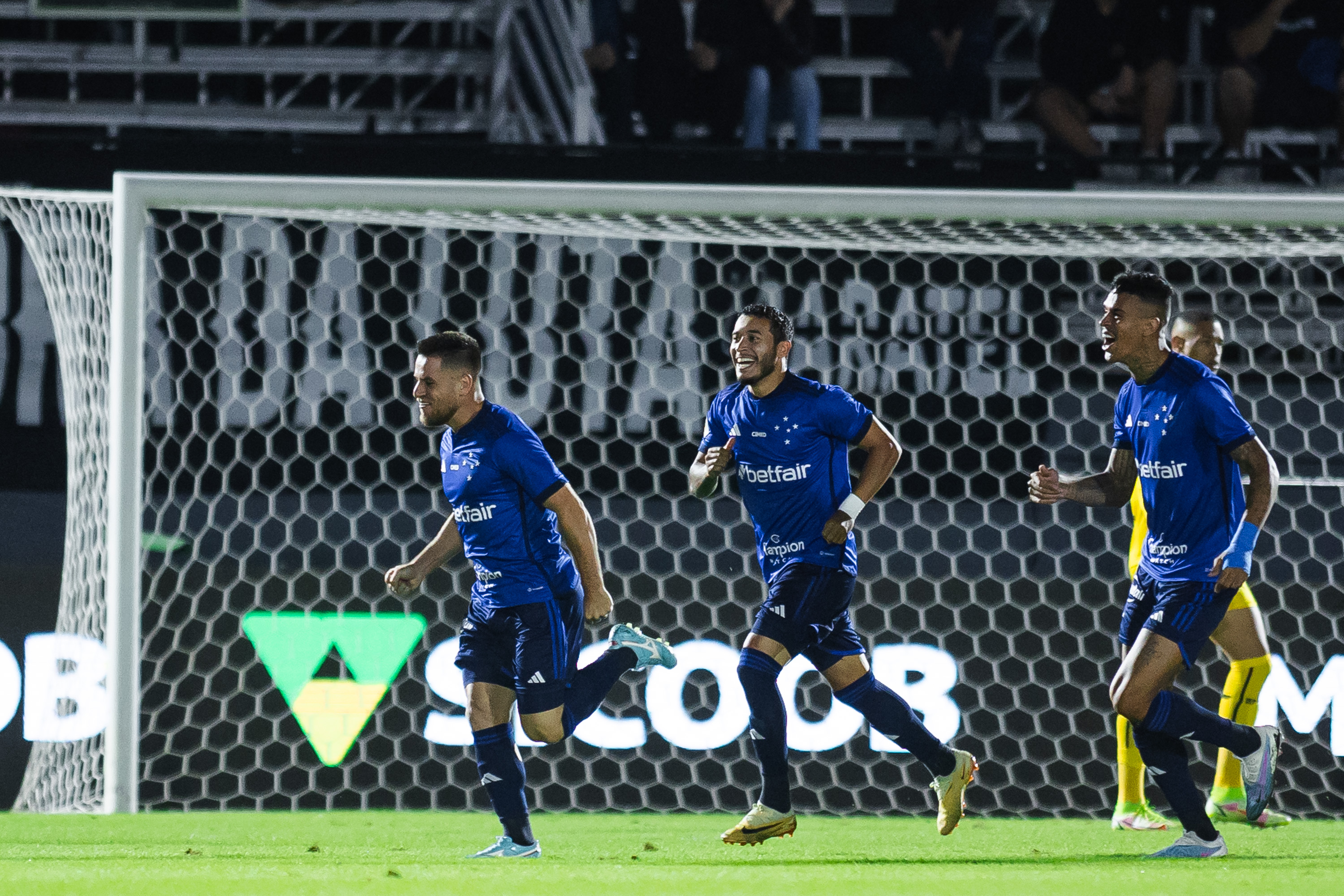 Cruzeiro oficializa pré-contrato com Zé Ivaldo, que treina na Toca; veja  detalhes do acordo, cruzeiro