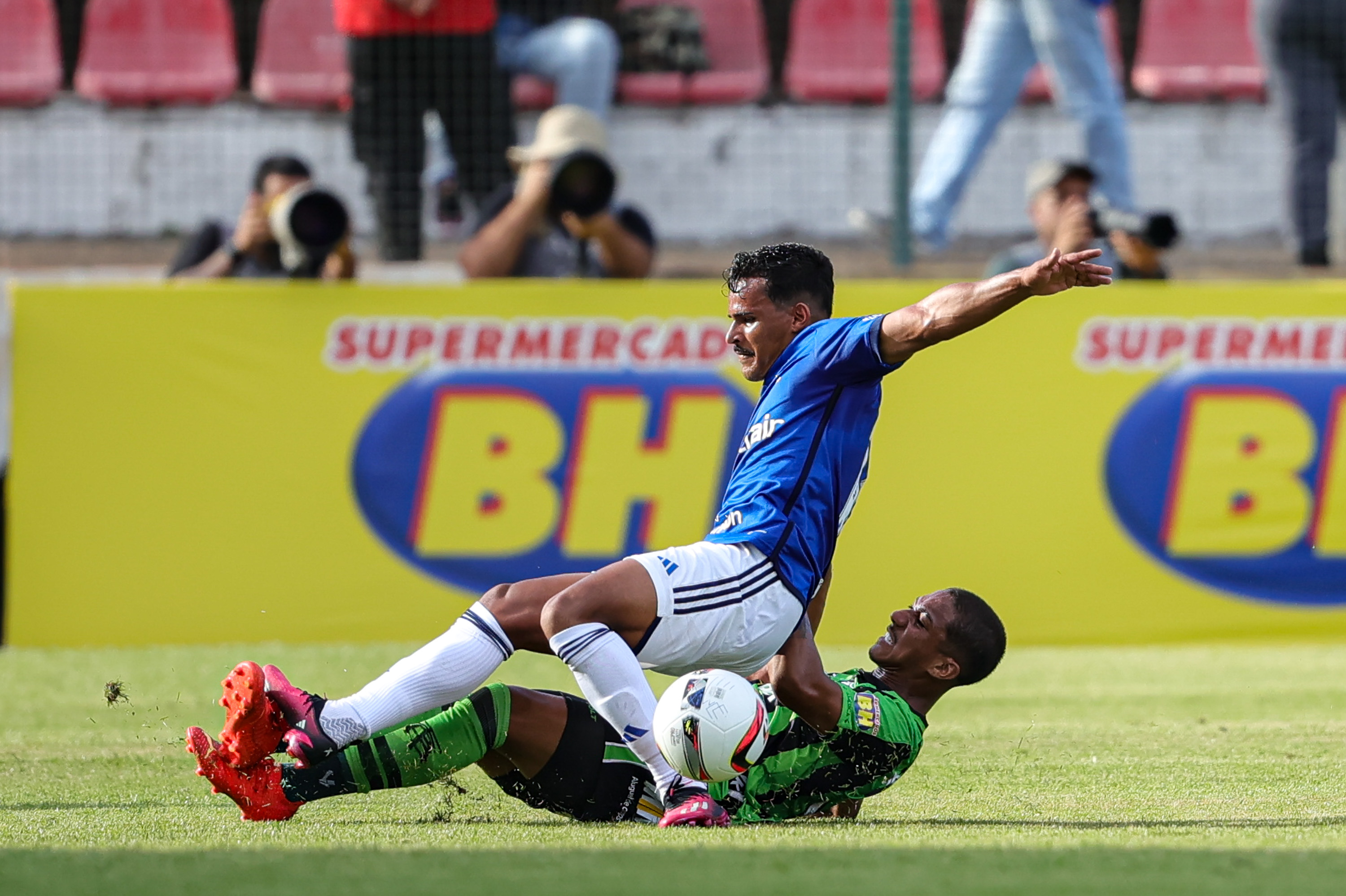 Sumido' do Cruzeiro, Ronaldo participa de jogo festivo nos EUA